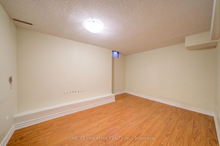 Photo 42 at 1111 Deer Run, Creditview, Mississauga