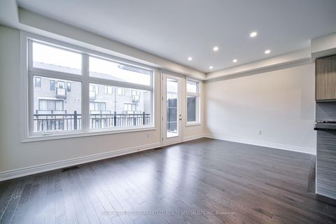 Photo 17 at 14 Bennington Road, Summerhill Estates, Newmarket