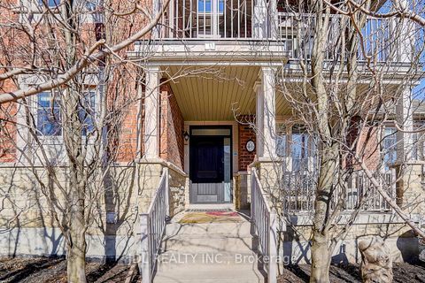 Photo 2 at 46 Braehead Drive, Jefferson, Richmond Hill