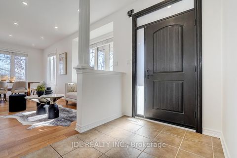 Photo 4 at 46 Braehead Drive, Jefferson, Richmond Hill