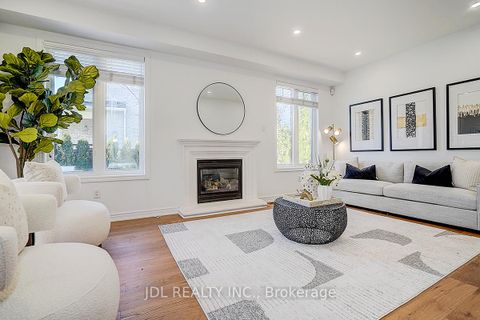 Photo 6 at 46 Braehead Drive, Jefferson, Richmond Hill