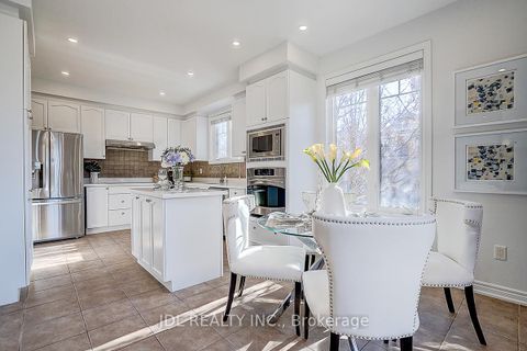 Photo 11 at 46 Braehead Drive, Jefferson, Richmond Hill