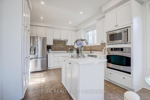 Photo 13 at 46 Braehead Drive, Jefferson, Richmond Hill