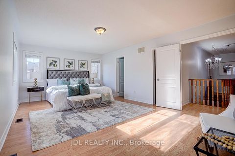 Photo 27 at 46 Braehead Drive, Jefferson, Richmond Hill