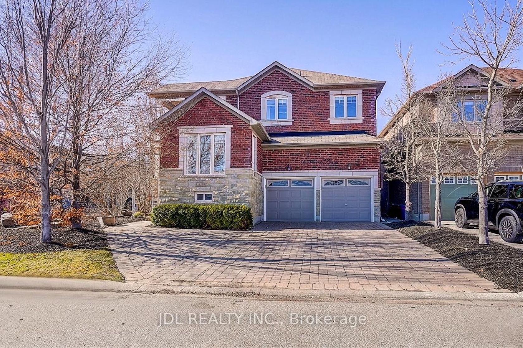46 Braehead Drive, Jefferson, Richmond Hill photo 3