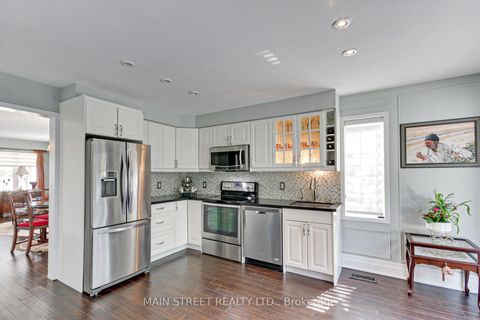 Photo 12 at 108 Hollandview Trail, Bayview Wellington, Aurora