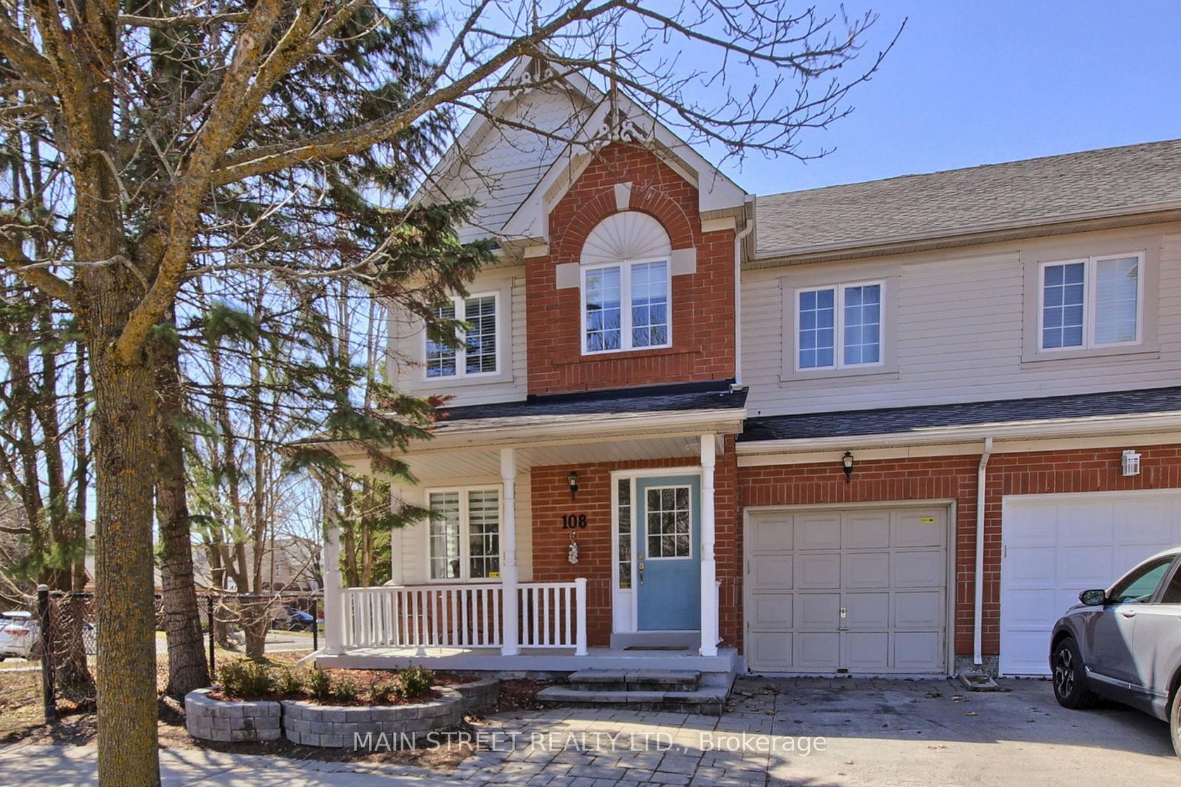 108 Hollandview Trail, Bayview Wellington, Aurora photo number 2