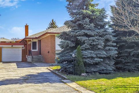 Photo 2 at 53 Fairglen Avenue, L'Amoreaux, Toronto