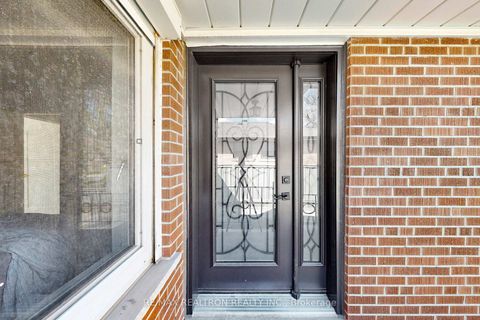 Photo 3 at 53 Fairglen Avenue, L'Amoreaux, Toronto