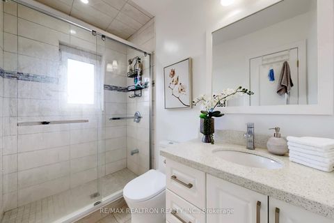 Photo 18 at 53 Fairglen Avenue, L'Amoreaux, Toronto