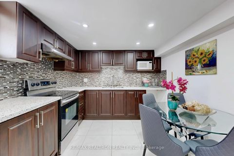 Photo 24 at 53 Fairglen Avenue, L'Amoreaux, Toronto