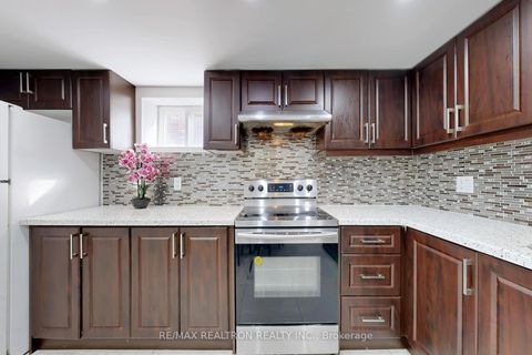 Photo 26 at 53 Fairglen Avenue, L'Amoreaux, Toronto