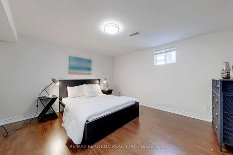 Photo 32 at 53 Fairglen Avenue, L'Amoreaux, Toronto