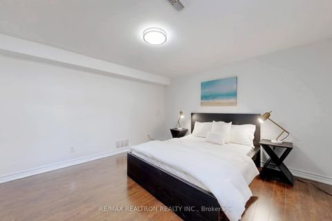 Photo 34 at 53 Fairglen Avenue, L'Amoreaux, Toronto
