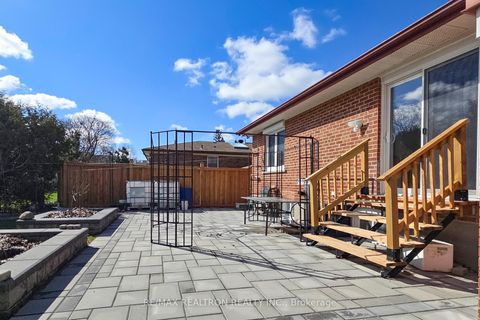 Photo 36 at 53 Fairglen Avenue, L'Amoreaux, Toronto