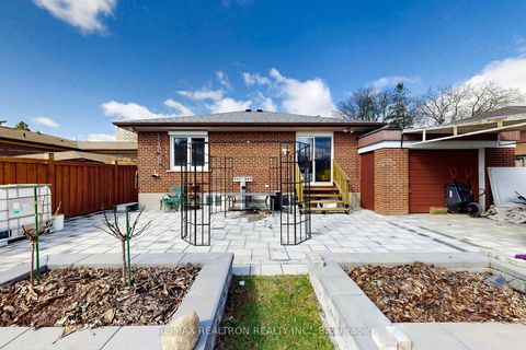 Photo 37 at 53 Fairglen Avenue, L'Amoreaux, Toronto