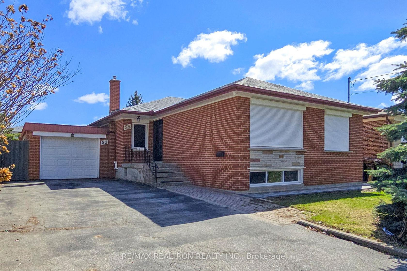 53 Fairglen Avenue, L