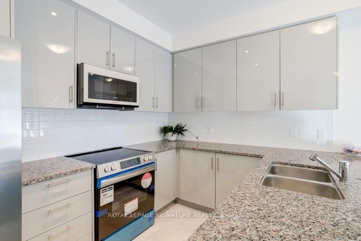 Photo 13 at 1309 Anthonia Trail, JM Joshua Meadows, Oakville