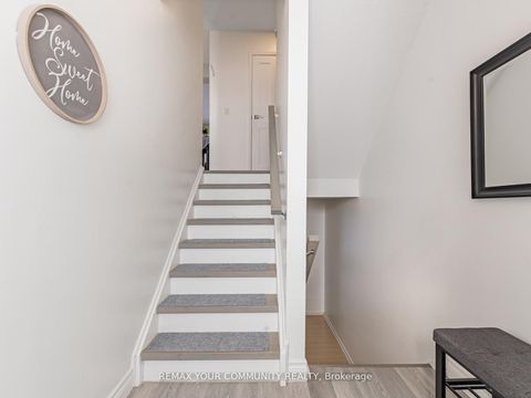 Photo 5 at 60 Dana Crescent, Yorkhill, Vaughan