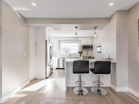 Photo 6 at 60 Dana Crescent, Yorkhill, Vaughan