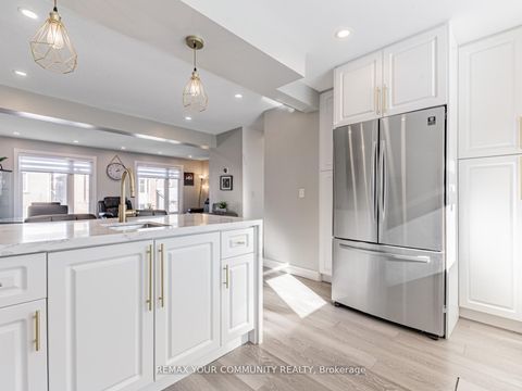 Photo 9 at 60 Dana Crescent, Yorkhill, Vaughan