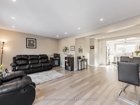 Photo 13 at 60 Dana Crescent, Yorkhill, Vaughan