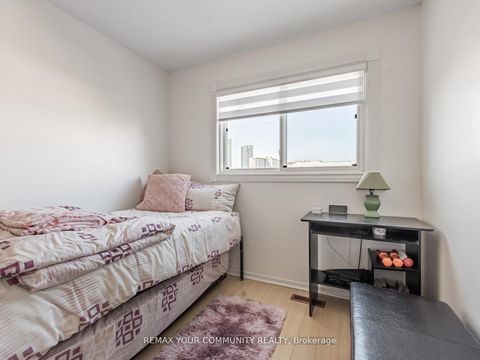 Photo 23 at 60 Dana Crescent, Yorkhill, Vaughan