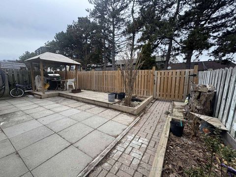 Photo 1 at 113 - 2901 Jane Street, Jane Heights, Toronto