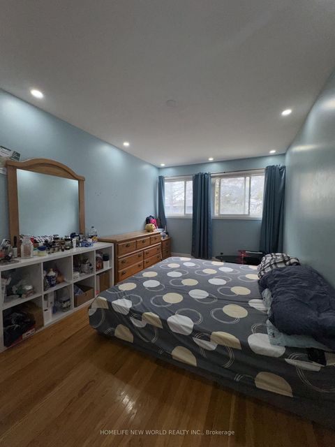 Photo 11 at 113 - 2901 Jane Street, Jane Heights, Toronto