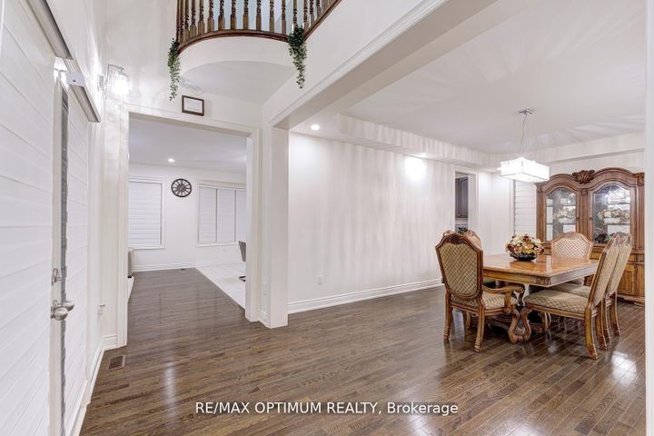 Photo 7 at 91 Elderslie Crescent, Kleinburg, Vaughan