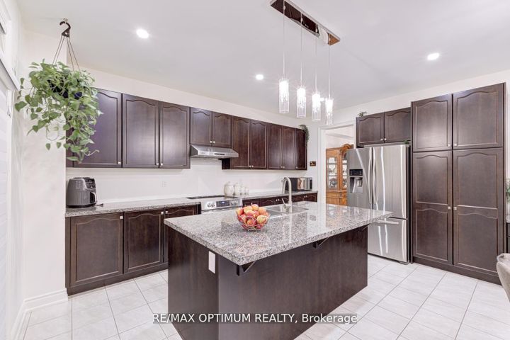 Photo 12 at 91 Elderslie Crescent, Kleinburg, Vaughan