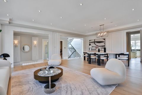 Photo 3 at 261 Patricia Avenue, Newtonbrook West, Toronto