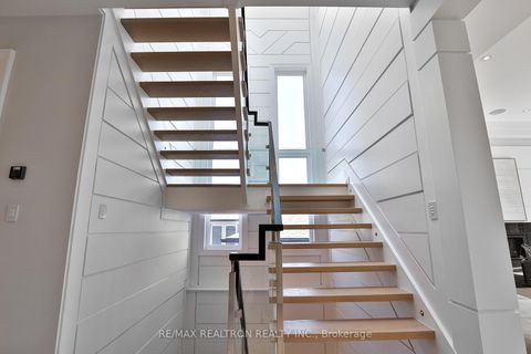 Photo 10 at 261 Patricia Avenue, Newtonbrook West, Toronto