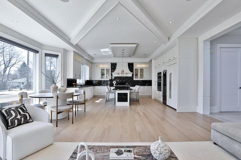 Photo 11 at 261 Patricia Avenue, Newtonbrook West, Toronto