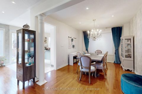 Photo 6 at 48 Langhorst Crescent E, Jefferson, Richmond Hill