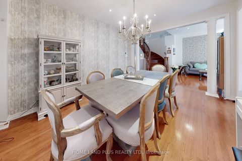 Photo 8 at 48 Langhorst Crescent E, Jefferson, Richmond Hill