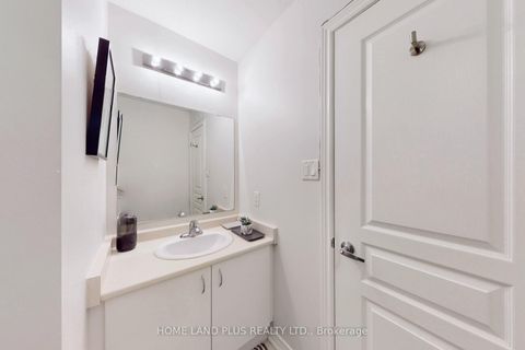 Photo 21 at 48 Langhorst Crescent E, Jefferson, Richmond Hill