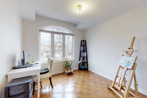 Photo 22 at 48 Langhorst Crescent E, Jefferson, Richmond Hill