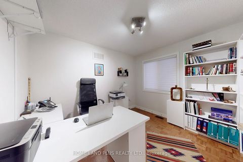 Photo 24 at 48 Langhorst Crescent E, Jefferson, Richmond Hill