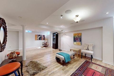 Photo 29 at 48 Langhorst Crescent E, Jefferson, Richmond Hill