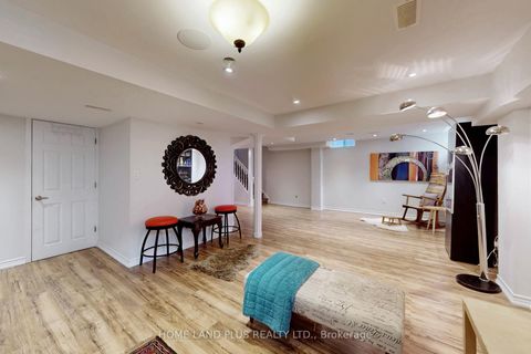 Photo 30 at 48 Langhorst Crescent E, Jefferson, Richmond Hill