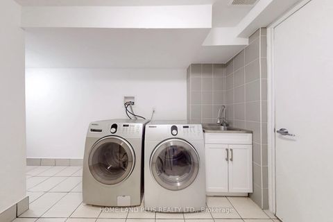 Photo 37 at 48 Langhorst Crescent E, Jefferson, Richmond Hill