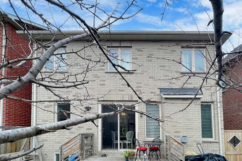 Photo 41 at 48 Langhorst Crescent E, Jefferson, Richmond Hill