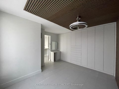 Photo 2 at 1508 - 40 Scollard Street, Annex, Toronto