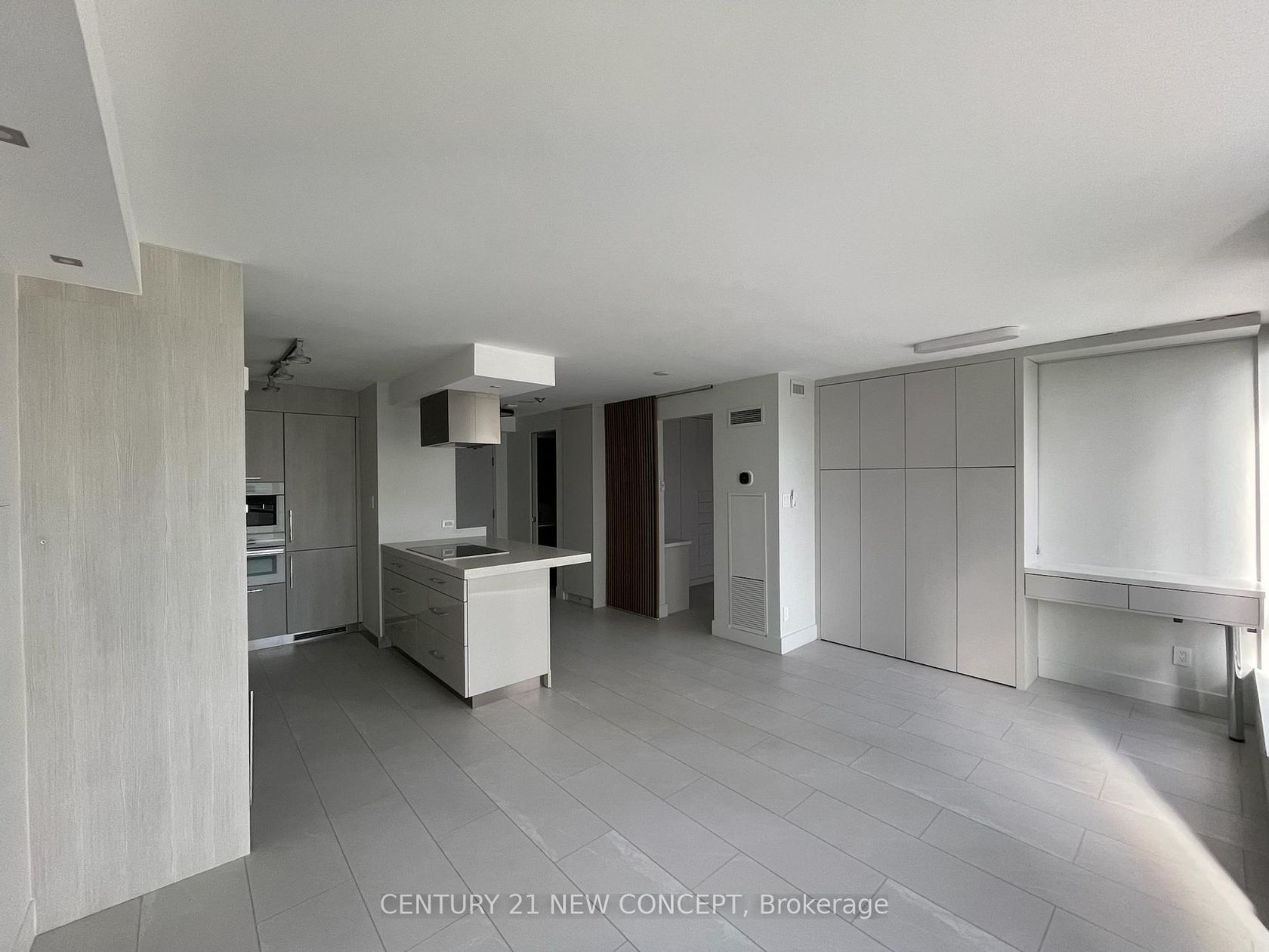 1508 - 40 Scollard Street, Annex, Toronto by Loree Meneguzzi Real Estate 1508 - 40 Scollard Street, Annex, Toronto