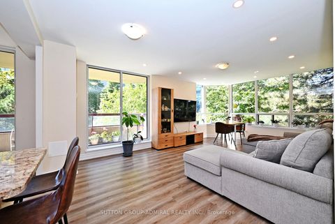 Photo 4 at 203 - 91 Townsgate Drive, Yorkhill, Vaughan