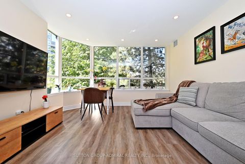 Photo 9 at 203 - 91 Townsgate Drive, Yorkhill, Vaughan