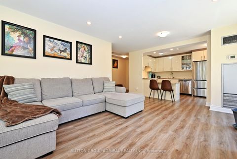 Photo 16 at 203 - 91 Townsgate Drive, Yorkhill, Vaughan