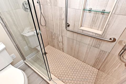 Photo 37 at 203 - 91 Townsgate Drive, Yorkhill, Vaughan