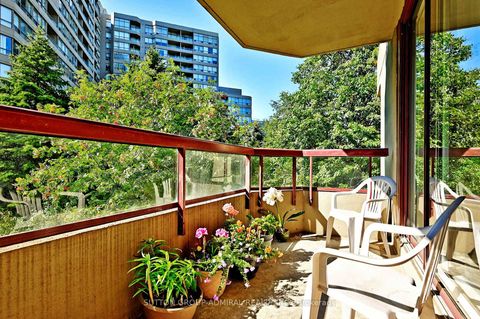 Photo 42 at 203 - 91 Townsgate Drive, Yorkhill, Vaughan